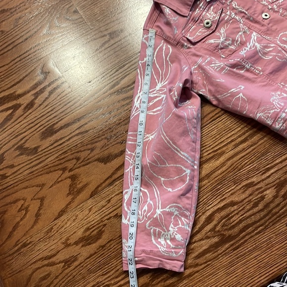 ASHLEY STEWART metallic foil floral etching /pink cropped trucker jacket 10/12 - Picture 11 of 13